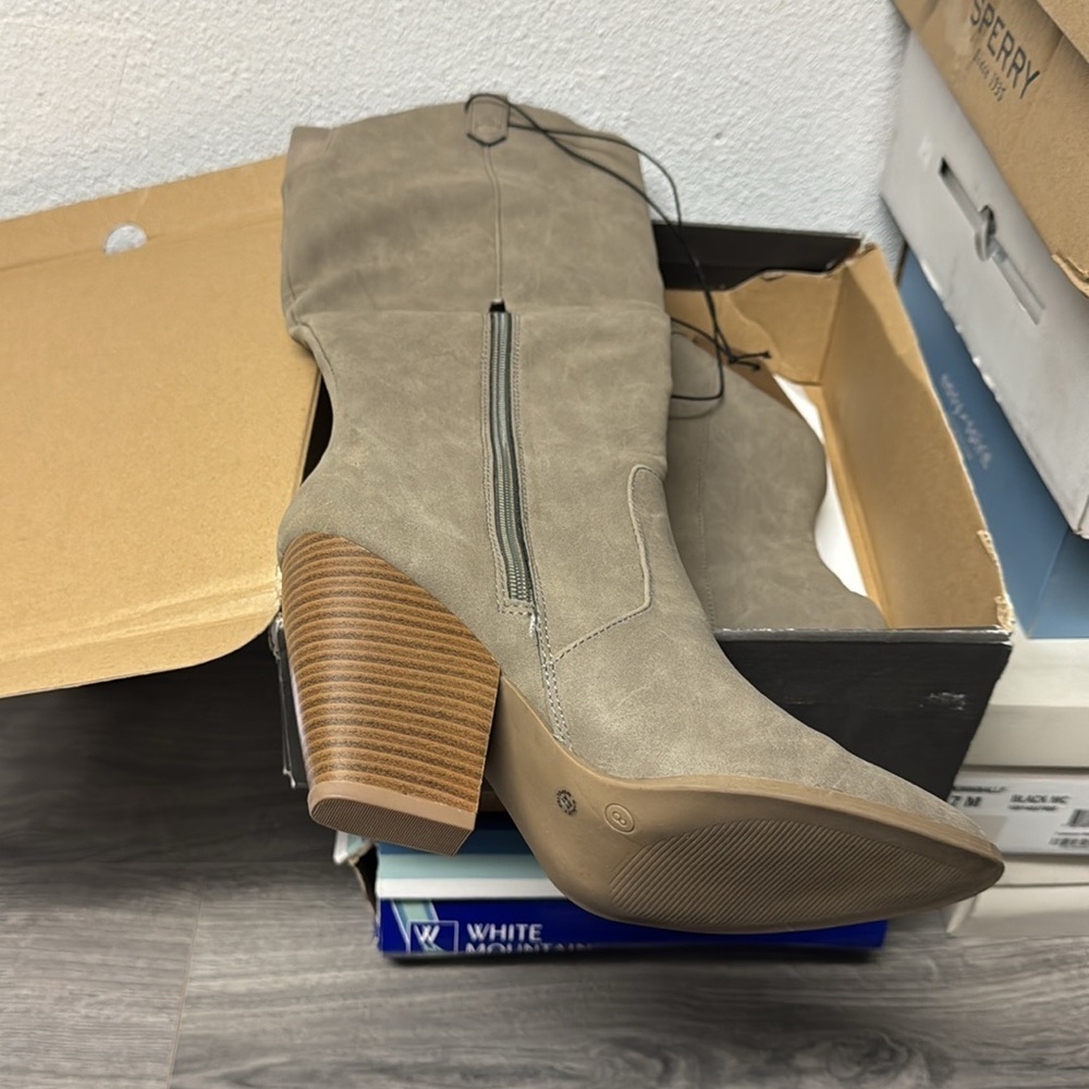 A.N.A Woman's Upland Stacked Heel Cowboy Boots - Picture 5 of 5